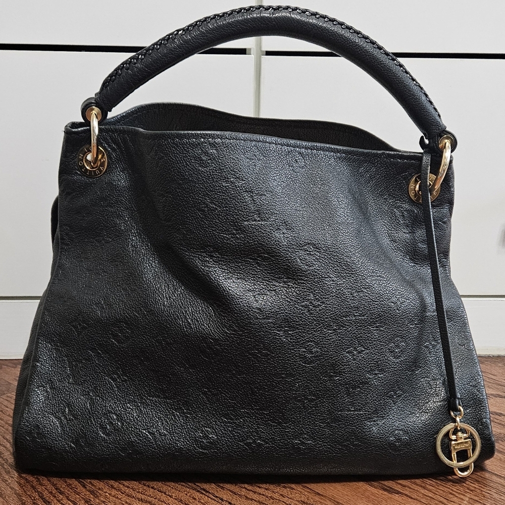 Louis Vuitton Empreinte Artsy MM in Black LV Monogram